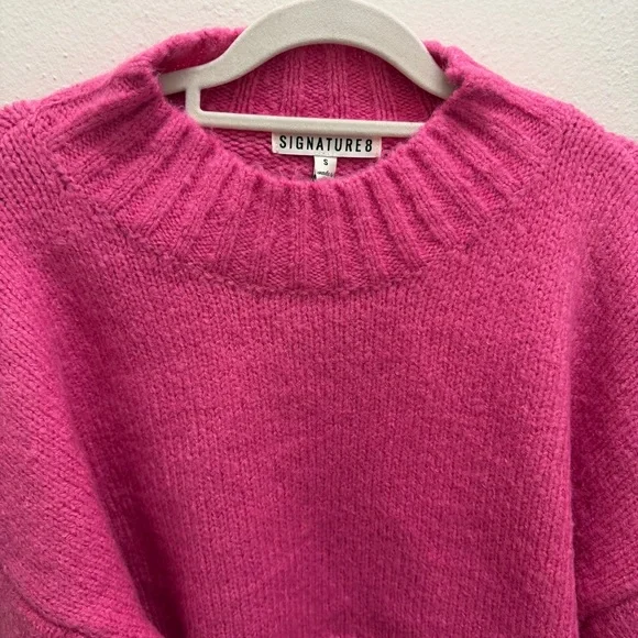 NWT NanaMacs Signature 8 Distressed Crop Pink Sweater Size Small - Picture 4 of 13
